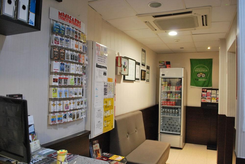 Hostal Las Flores Ramblas Barcelona Eksteriør bilde